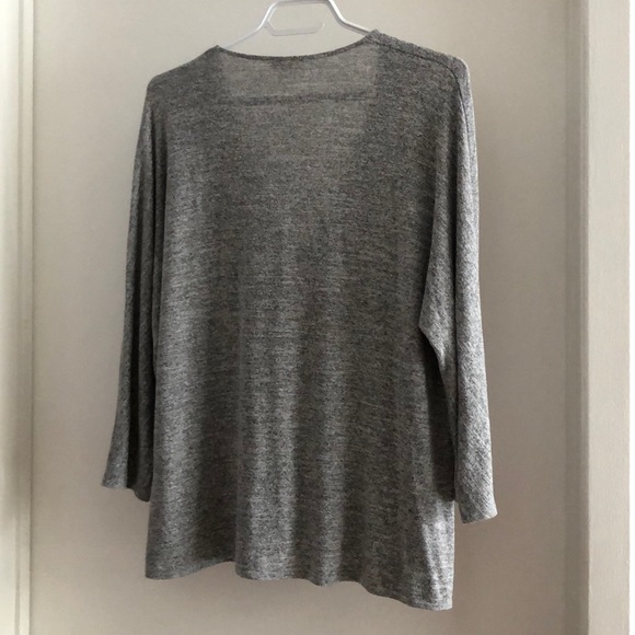 Aritzia Wilfred free long sleeve v-neck tee - Picture 6 of 6